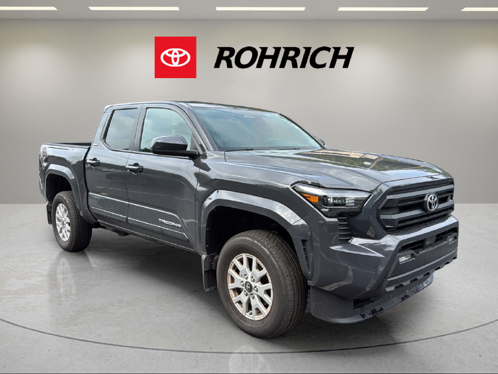 Certified 2025 Toyota Tacoma SR5 AWD/4WD image 4