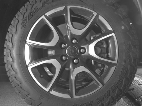 Used 2025 Jeep Compass Trailhawk AWD/4WD image 13