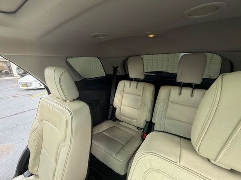 Used 2016 Ford Explorer Platinum AWD/4WD image 17