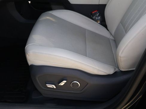 Used 2025 Hyundai Santa Fe SEL FWD image 13