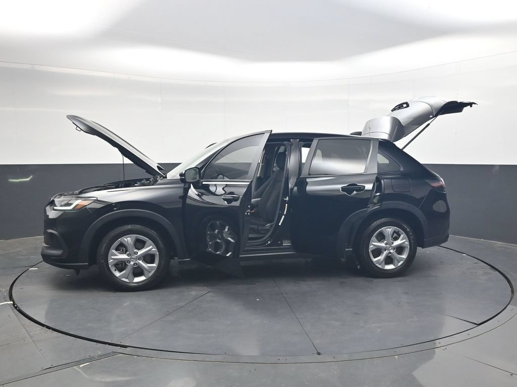Used 2023 Honda HR-V LX image 39