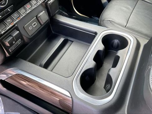 Used 2019 Chevrolet Silverado 1500 LT Trail Boss AWD/4WD image 15