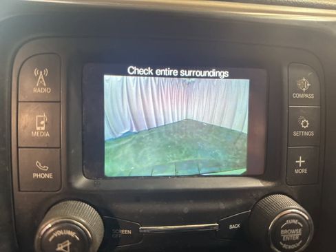 Used 2018 Jeep Cherokee Latitude w/ Altitude Package image 24