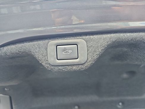 Certified 2024 Lexus ES 300h w/ Technology Package image 13