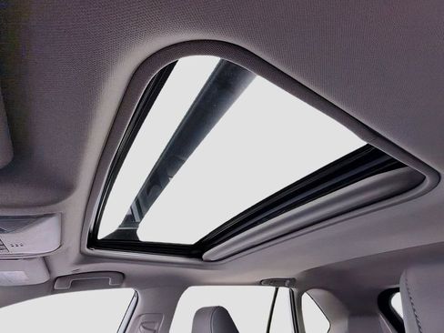 Used 2024 Toyota RAV4 XLE Premium image 23