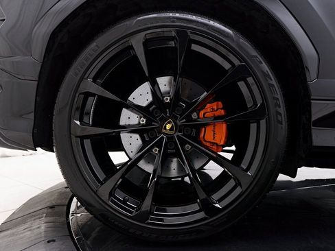 Used 2022 Lamborghini Urus image 26