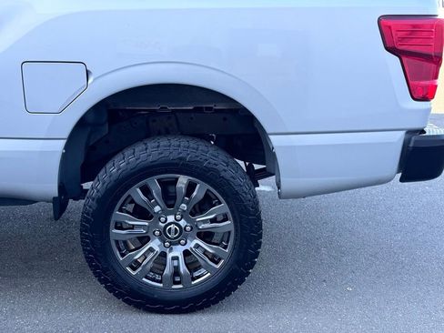 Used 2017 Nissan Titan S AWD/4WD image 35