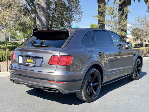 Used 2018 Bentley Bentayga AWD/4WD image 34