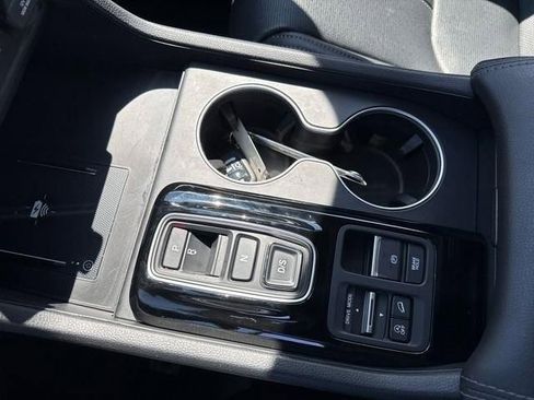 Used 2024 Honda Pilot Elite image 11