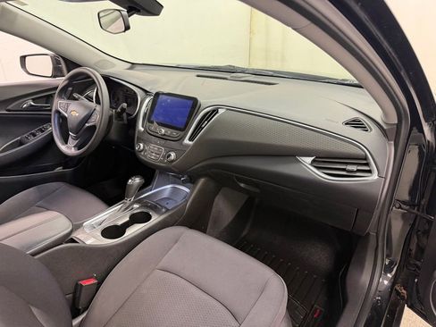 Used 2019 Chevrolet Malibu LT FWD image 10