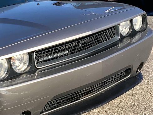 Used 2014 Dodge Challenger SXT image 22