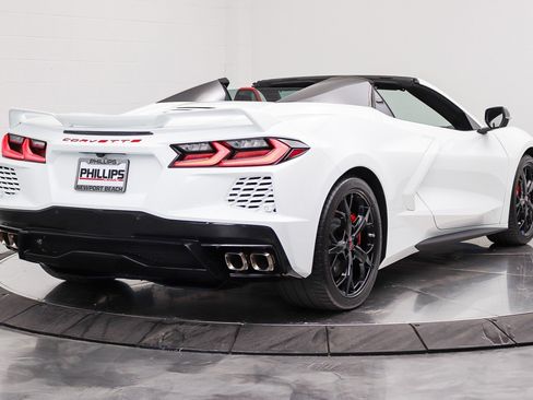 Used 2021 Chevrolet Corvette Stingray Premium Conv w/ Z51 Performance Package RWD image 22