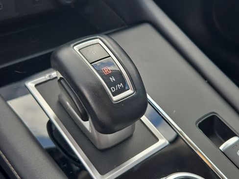 Used 2024 Mitsubishi Outlander SE FWD image 19