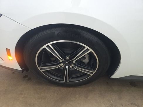 Used 2025 Ford Mustang Premium image 16