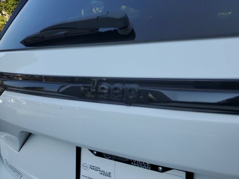 Used 2024 Jeep Grand Cherokee Altitude RWD image 6