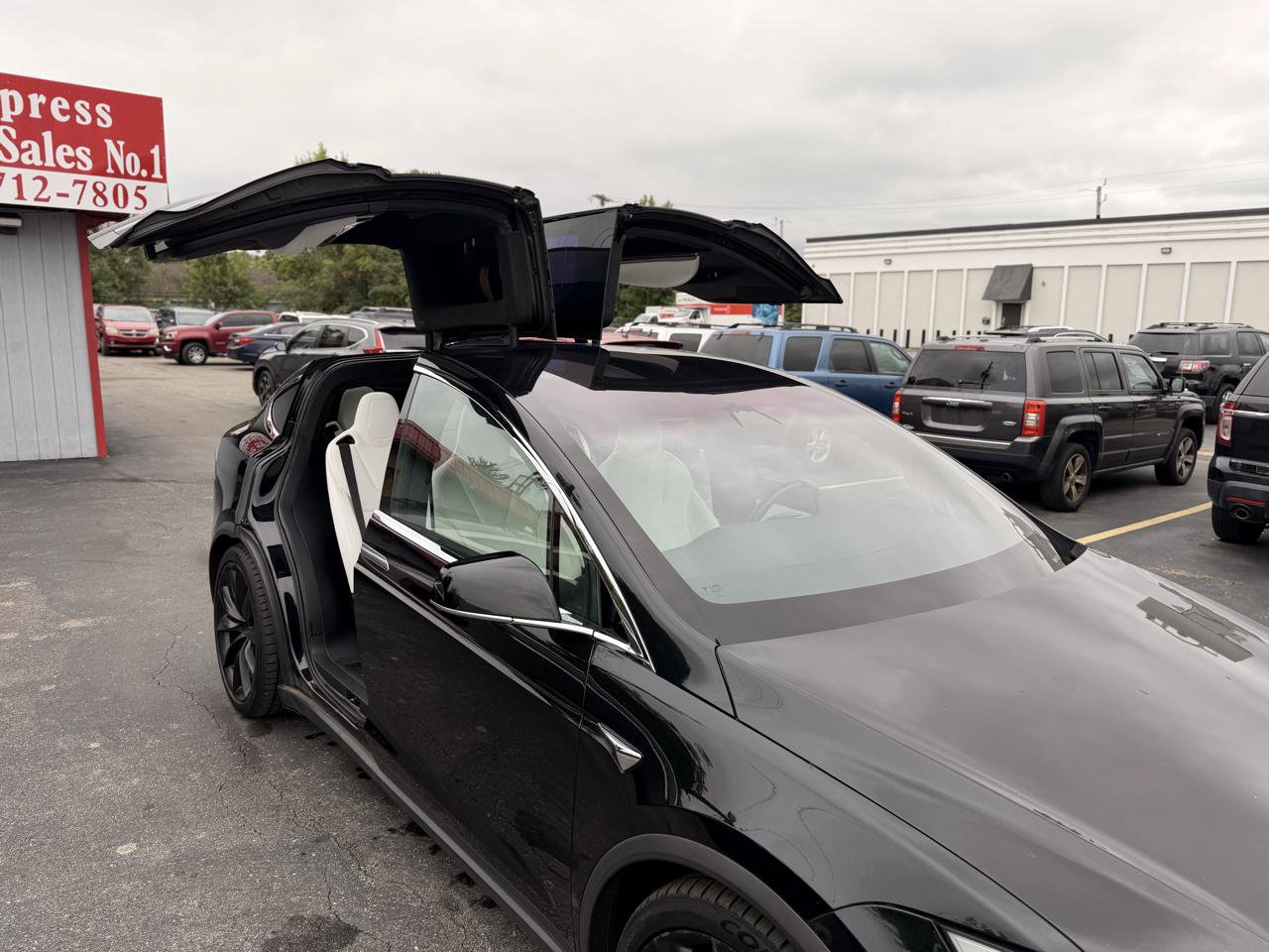 Used 2017 Tesla Model X 75D AWD/4WD image 23