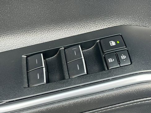 Certified 2026 Toyota Highlander Limited image 13