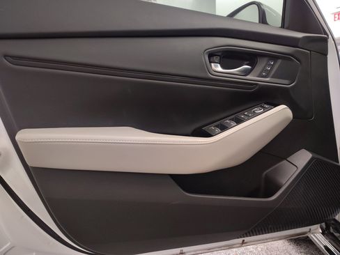 Used 2024 Honda Accord Touring image 12