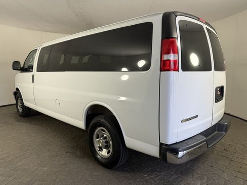 Used 2025 Chevrolet Express 3500 LT w/ LT Preferred Equipment Group RWD image 5