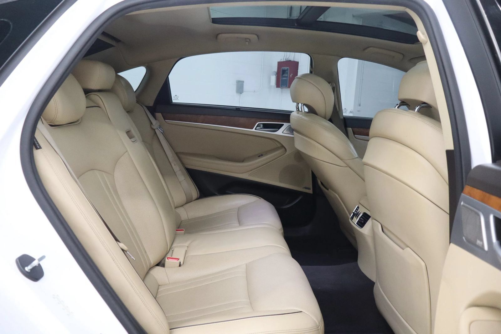 Used 2015 Hyundai Genesis 5.0 w/ Option Group 05 RWD image 19