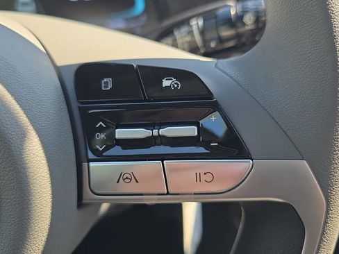 New 2026 Hyundai Elantra SE FWD image 25