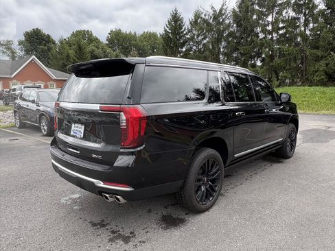 Used 2026 GMC Yukon XL Denali w/ Sun & Power Step Package AWD/4WD image 7