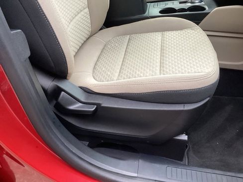 Used 2022 Ford Escape SE w/ SE Sport Appearance Package image 27