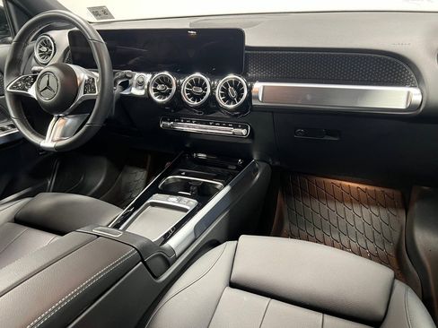 Used 2025 Mercedes-Benz GLB 250 4MATIC image 28