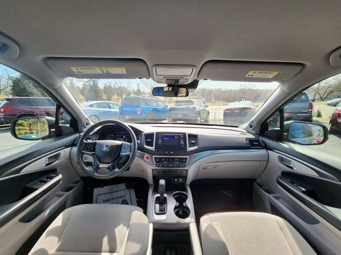 Used 2019 Honda Pilot LX image 9