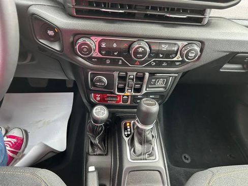 New 2025 Jeep Gladiator Willys image 14