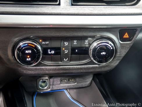 Used 2025 Chevrolet Trax LT FWD image 16