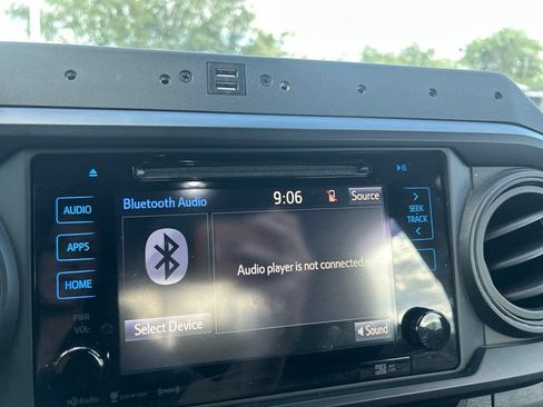 Used 2019 Toyota Tacoma TRD Off-Road AWD/4WD image 23