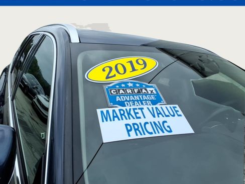 Used 2019 Volvo XC60 T6 Momentum w/ Advanced Package AWD/4WD image 9