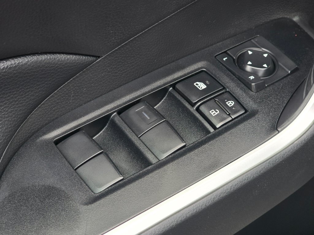 Used 2025 Toyota RAV4 LE AWD/4WD image 34