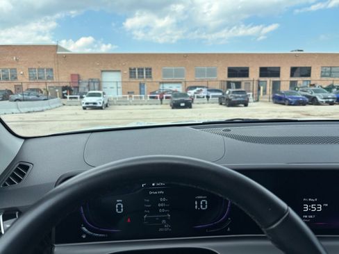 Used 2025 Kia Seltos S FWD image 32