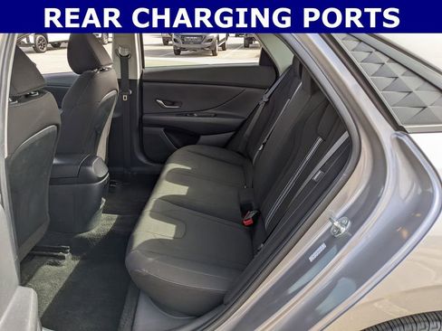 Used 2024 Hyundai Elantra SEL image 16