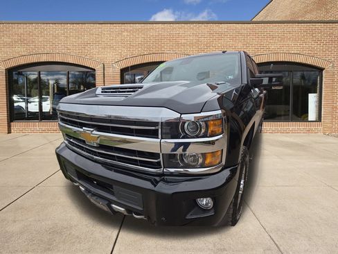 Used 2019 Chevrolet Silverado 3500 High Country w/ Duramax Plus Package image 10