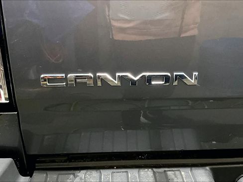 Used 2020 GMC Canyon Denali image 9