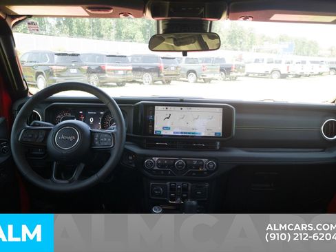 Used 2025 Jeep Gladiator Sport AWD/4WD image 19