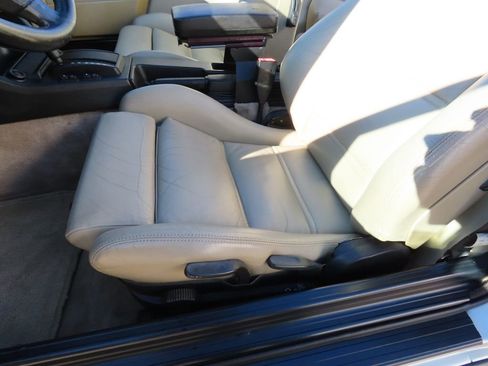 Used 1987 BMW 325i Convertible image 35