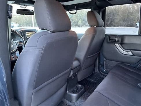 Used 2018 Jeep Wrangler Unlimited Sport S image 19