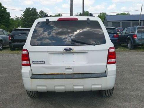 Used 2010 Ford Escape XLT FWD image 4
