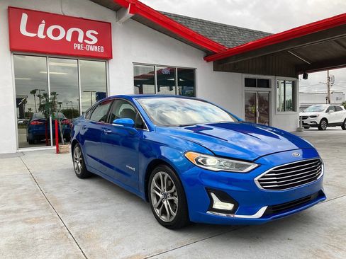 Used 2019 Ford Fusion Titanium image 11