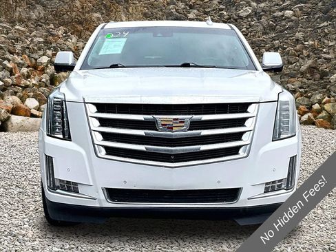 Used 2017 Cadillac Escalade Luxury AWD/4WD image 3