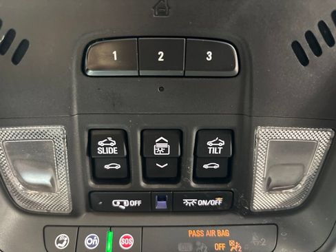 Used 2023 Chevrolet Traverse High Country w/ LPO, Floor Liner Package AWD/4WD image 43