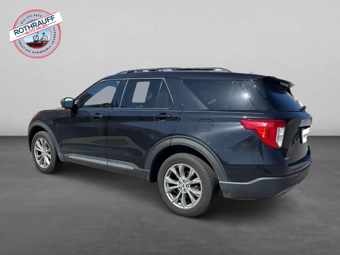Used 2022 Ford Explorer XLT w/ Equipment Group 202A AWD/4WD image 7