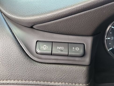 Used 2016 Cadillac Escalade Luxury AWD/4WD image 19
