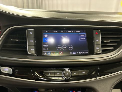 Used 2023 Buick Enclave Avenir w/ Avenir Technology Package AWD/4WD image 17
