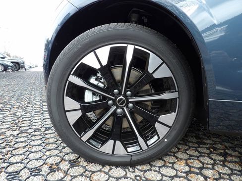 New 2026 Volvo XC60 B5 Plus w/ Protection Package Premier image 29