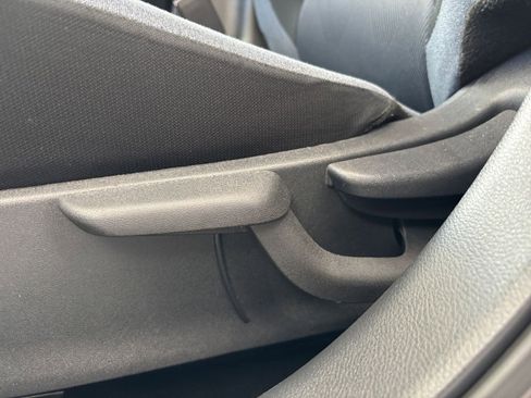 Used 2025 Nissan Versa SV FWD image 22